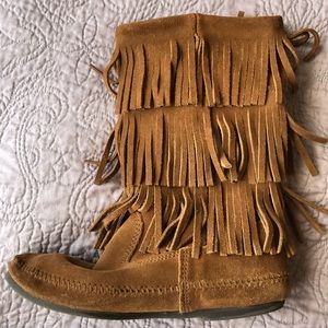 Tassel moccasin boots